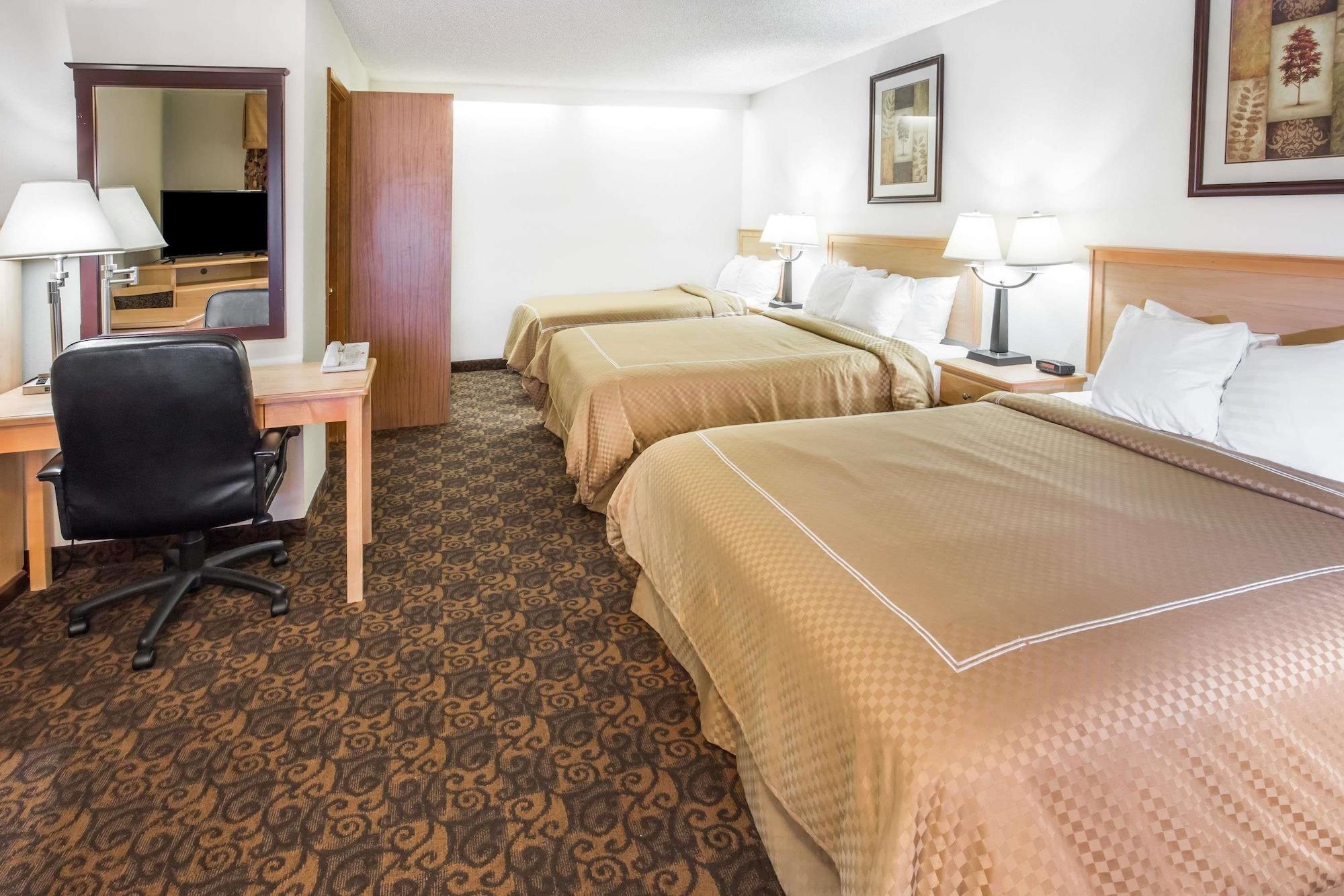 Days Inn By Wyndham Black Bear Salem Exteriér fotografie