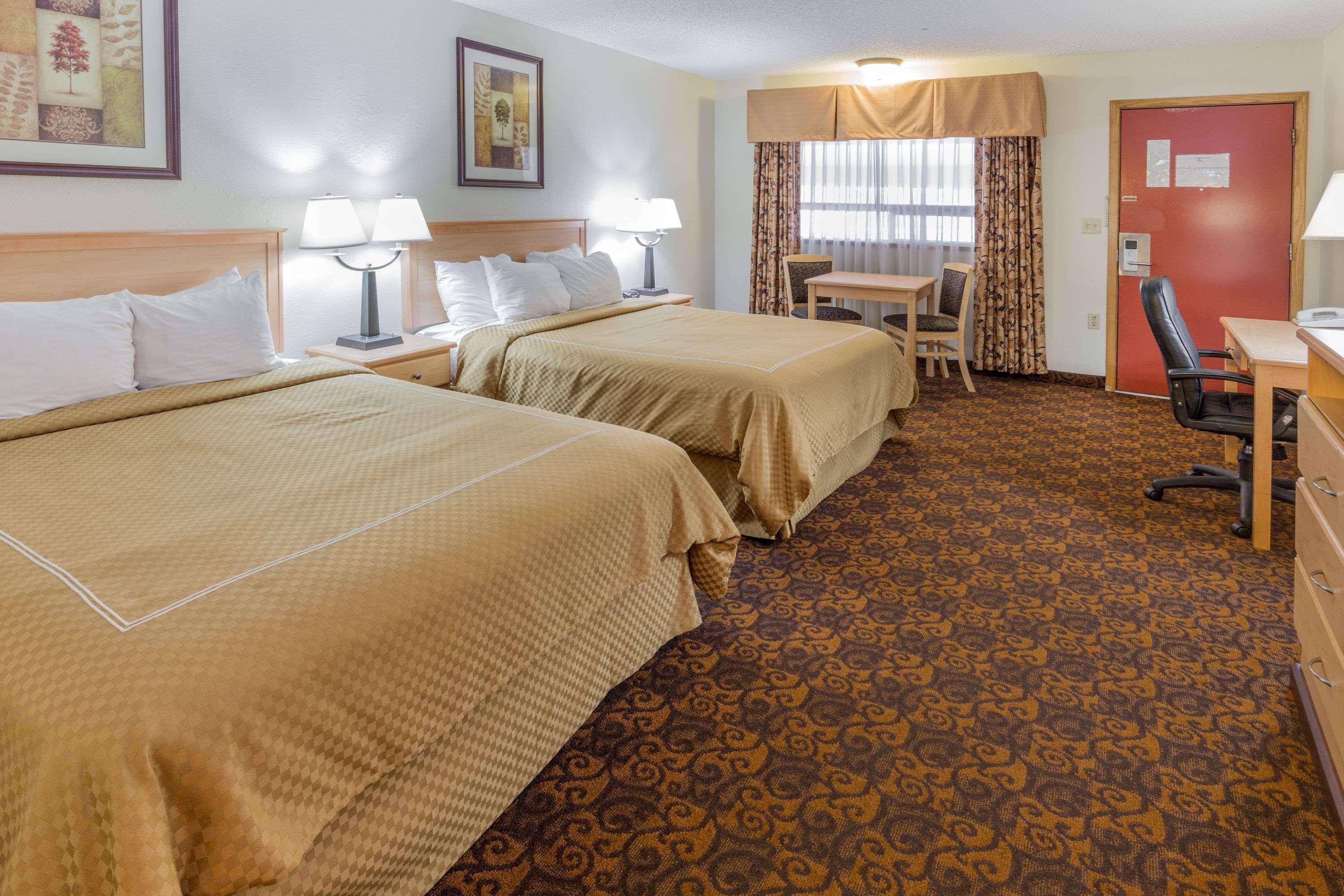 Days Inn By Wyndham Black Bear Salem Exteriér fotografie